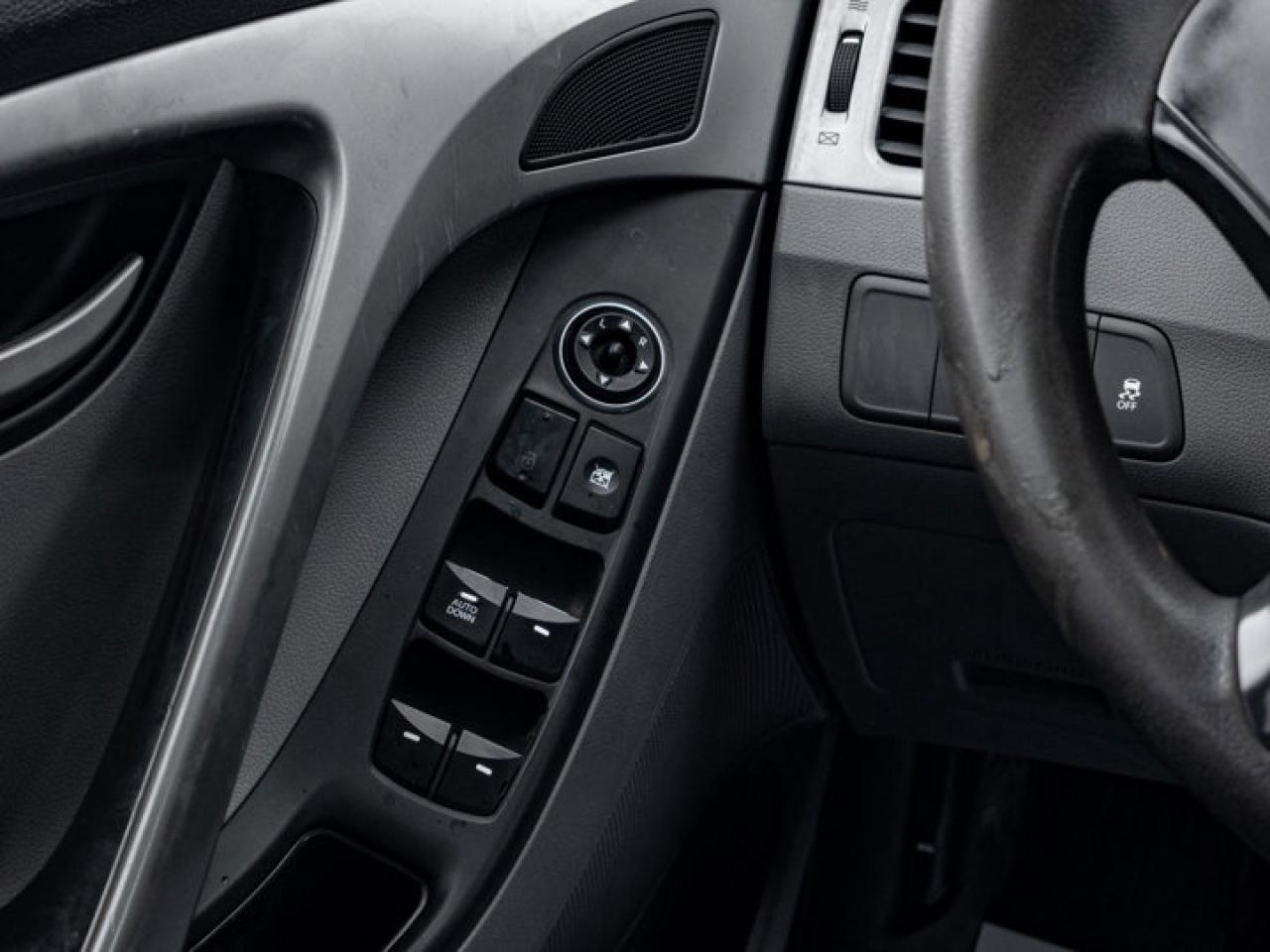 2015 Hyundai Elantra L Photo