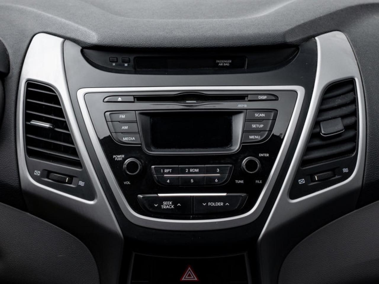 2015 Hyundai Elantra L Photo