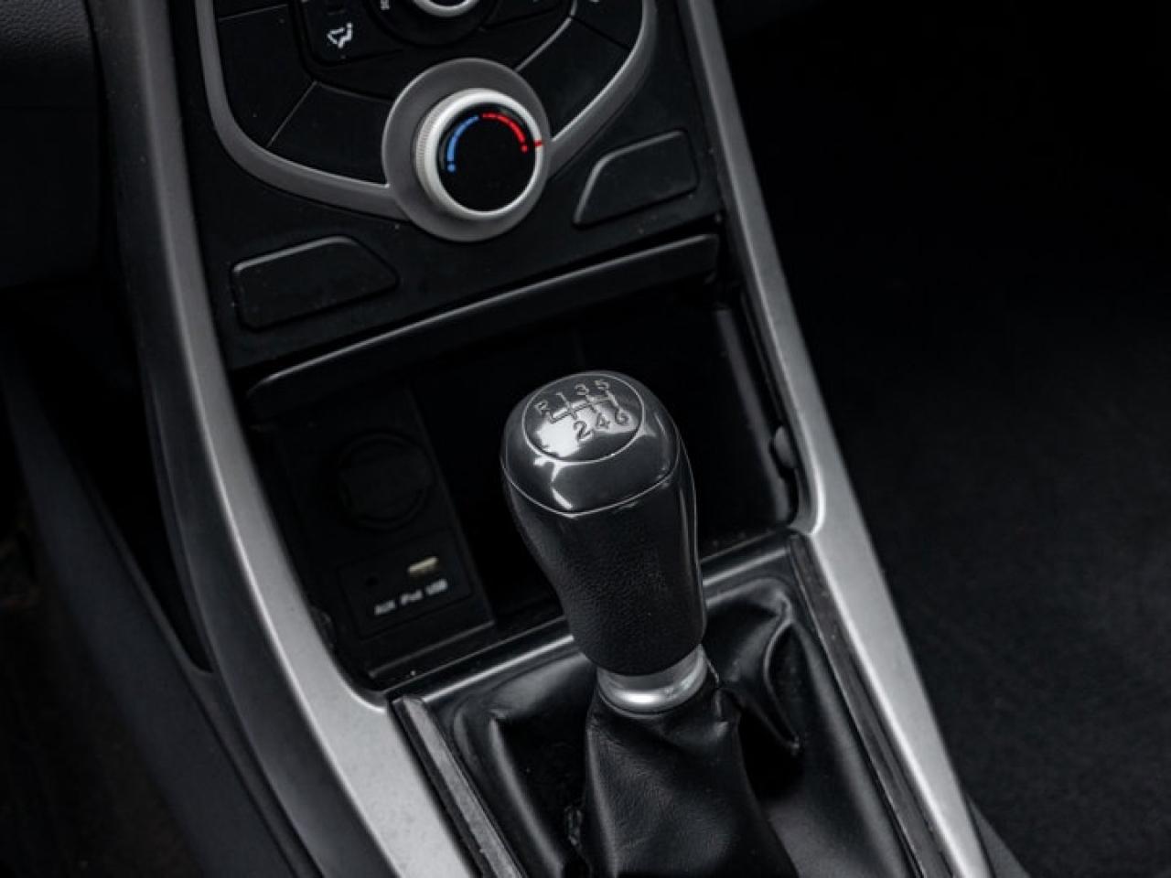 2015 Hyundai Elantra L Photo