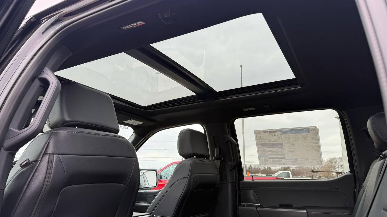 2025 Ford F-150 LARIAT® Photo5