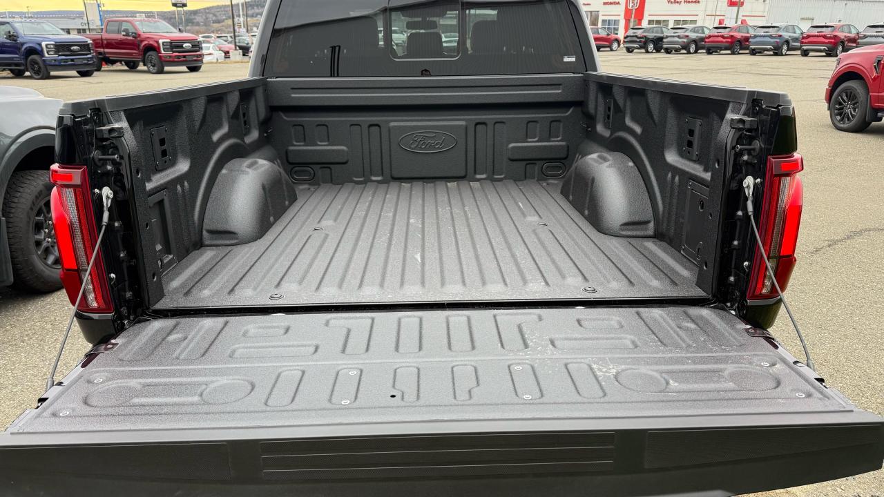 2025 Ford F-150 LARIAT® Photo5