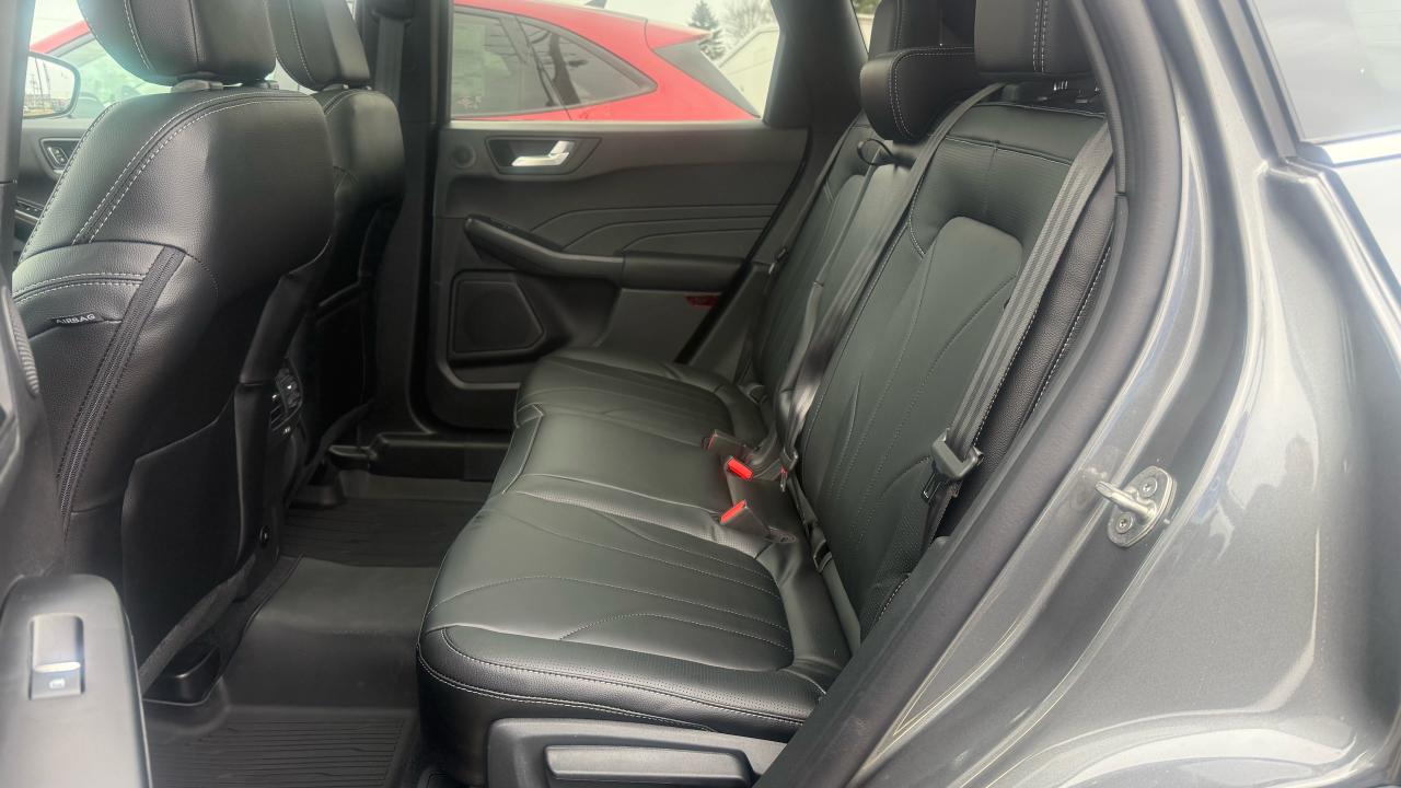 2026 Ford Escape Platinum™ Photo5