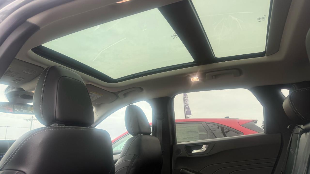 2026 Ford Escape Platinum™ Photo5