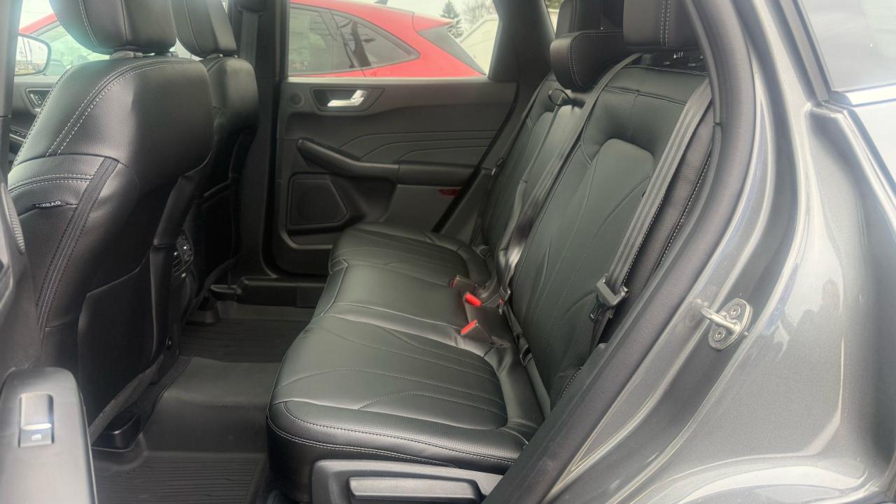 2026 Ford Escape Platinum™ Photo5