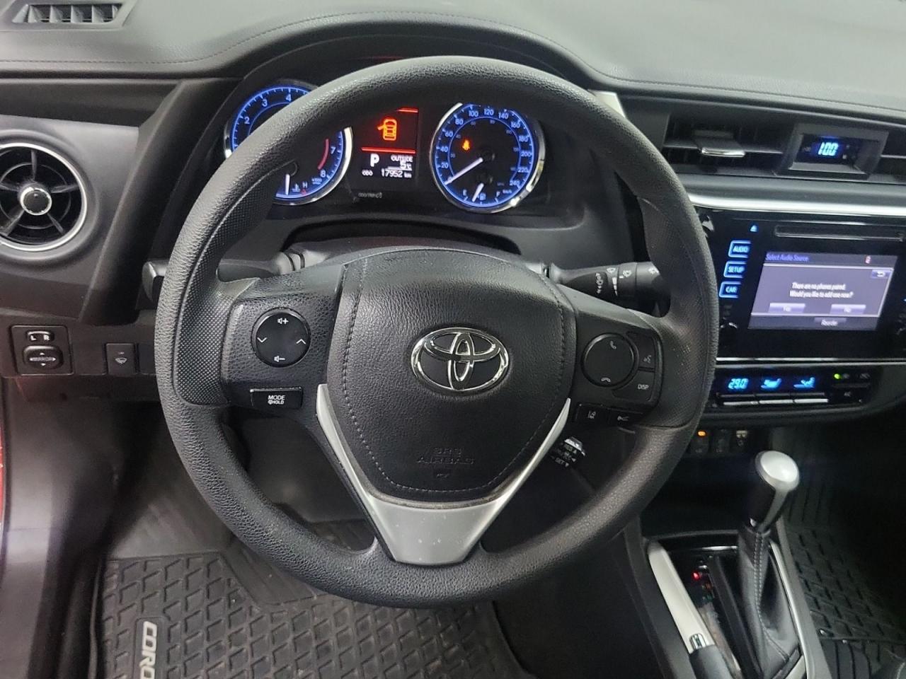 2018 Toyota Corolla LE  ONLEY 18100KMSR Photo3