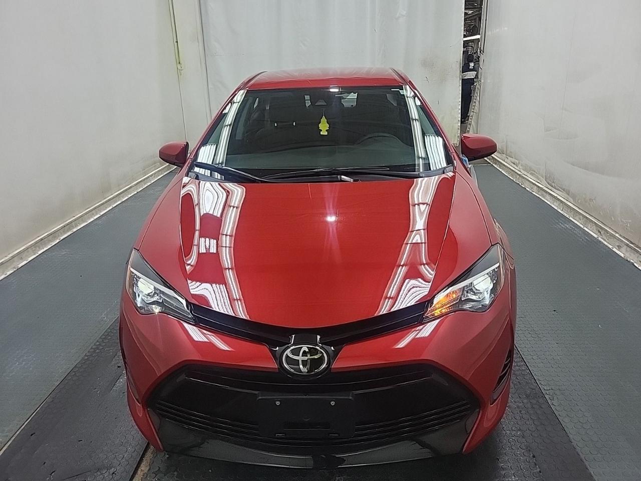 2018 Toyota Corolla LE  ONLEY 18100KMSR Photo