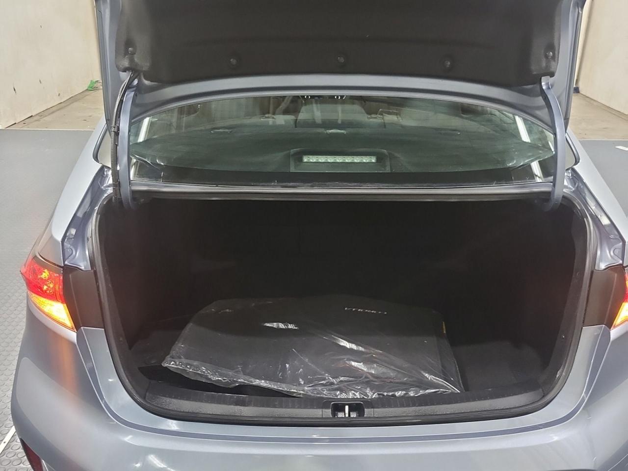 2021 Toyota Corolla SE - Photo #2