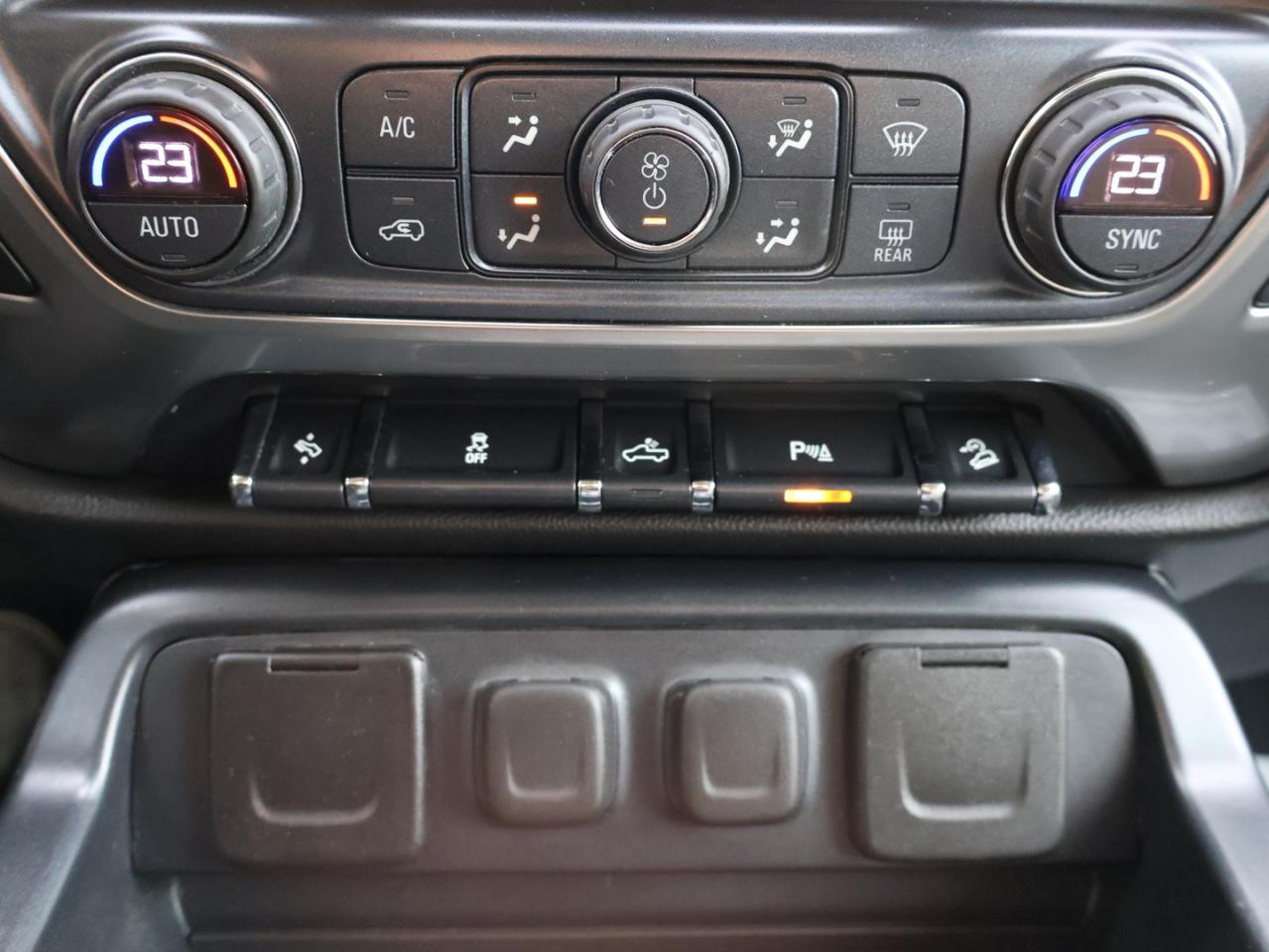 2018 Chevrolet Silverado 1500 V8 LT-Z71 CREW 4WD CERTIFIED CAMERA BLUETOOTH HEATED SEATS CRUISE ALLOYS RUNNING BOARDS - Photo #24