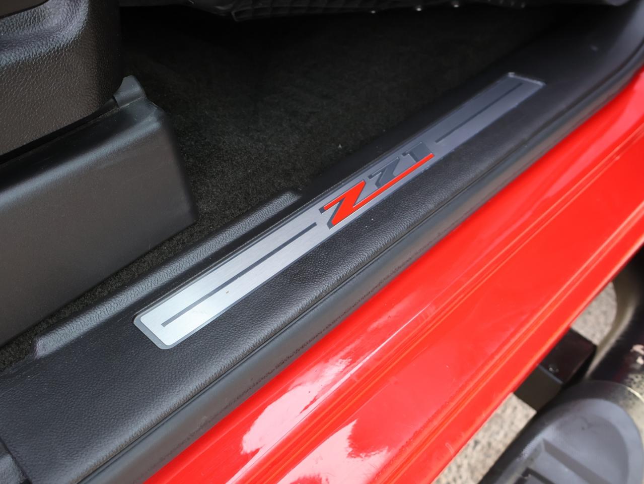 2018 Chevrolet Silverado 1500 V8 LT-Z71 CREW 4WD CERTIFIED CAMERA BLUETOOTH HEATED SEATS CRUISE ALLOYS RUNNING BOARDS Photo