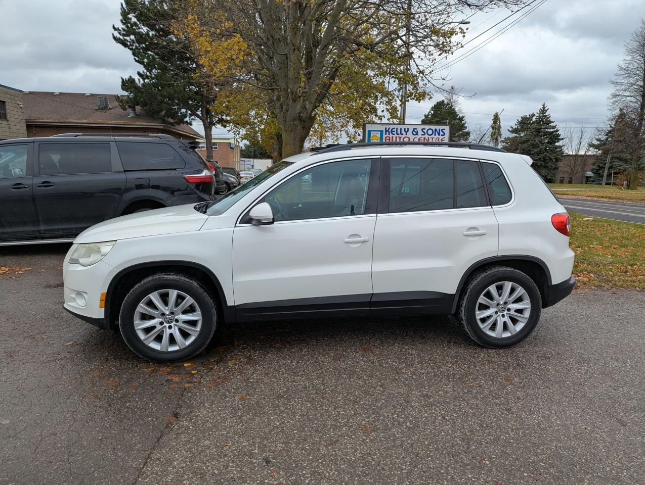 2011 Volkswagen Tiguan "4X4 Luxury SUV " certified + FREE 6m warranty Photo