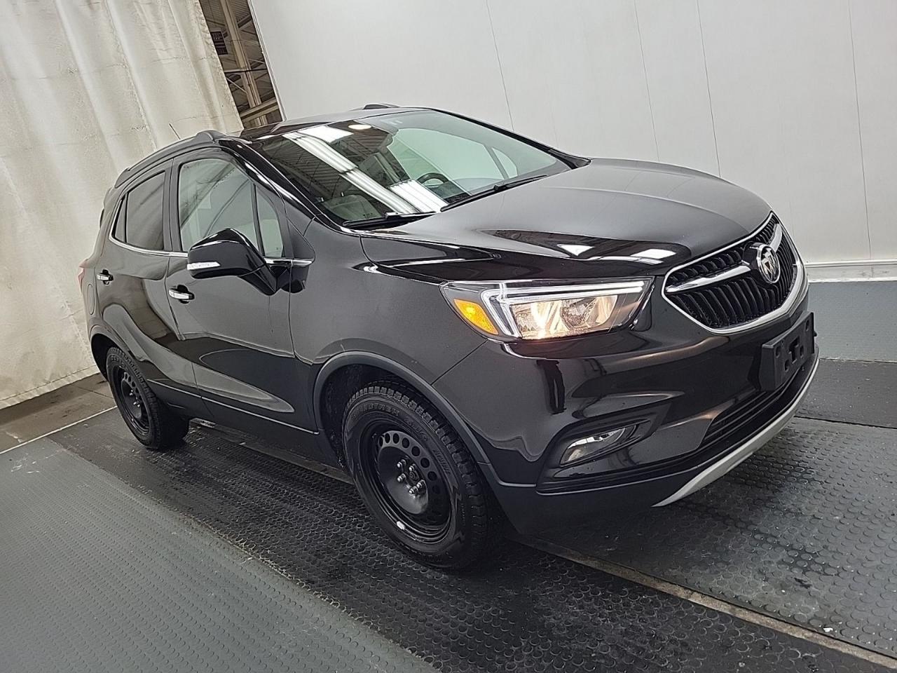 2019 Buick Encore Sport Touring AWD, LEATHER, SUNROOF, NAVIGATION! Photo4