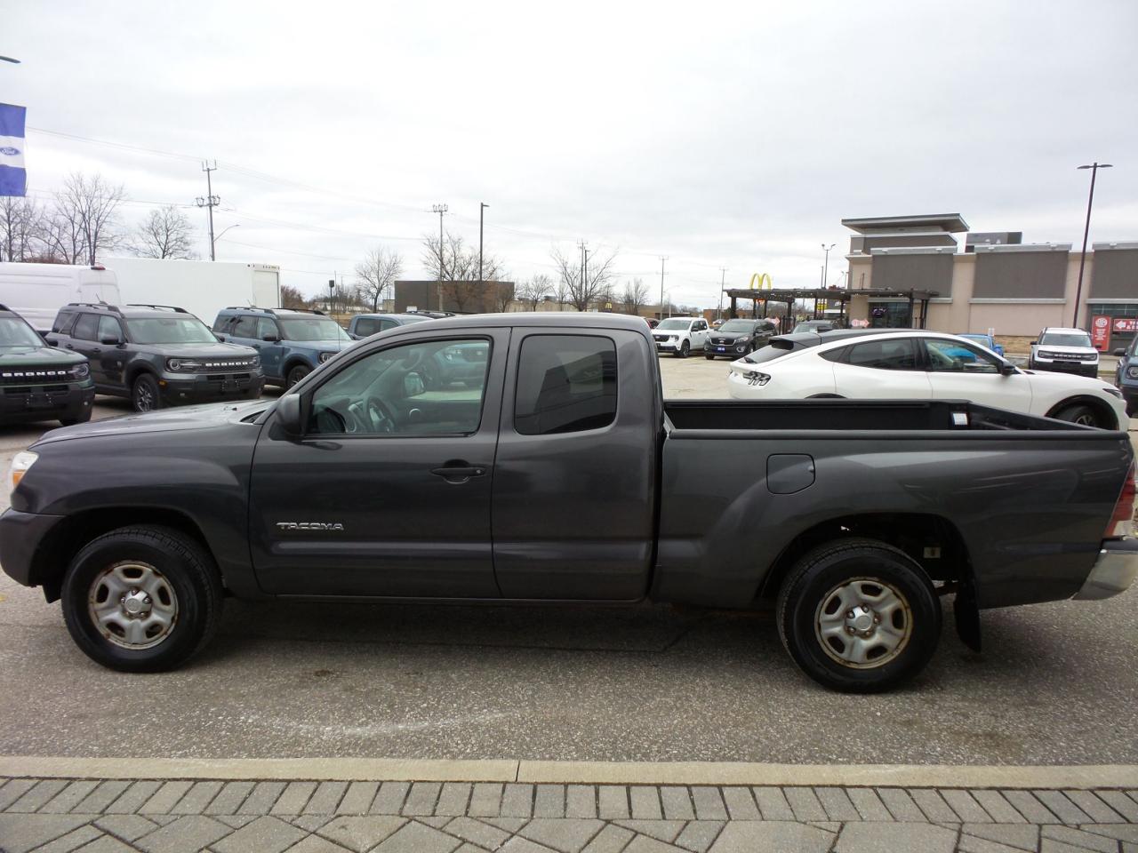 2013 Toyota Tacoma 4x2, 2.7L ENGINE, MANUAL, AS TRADED! Photo4