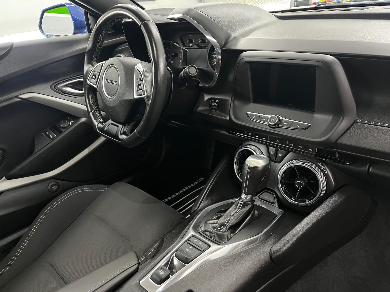 2019 Chevrolet Camaro 1LT - Photo #14