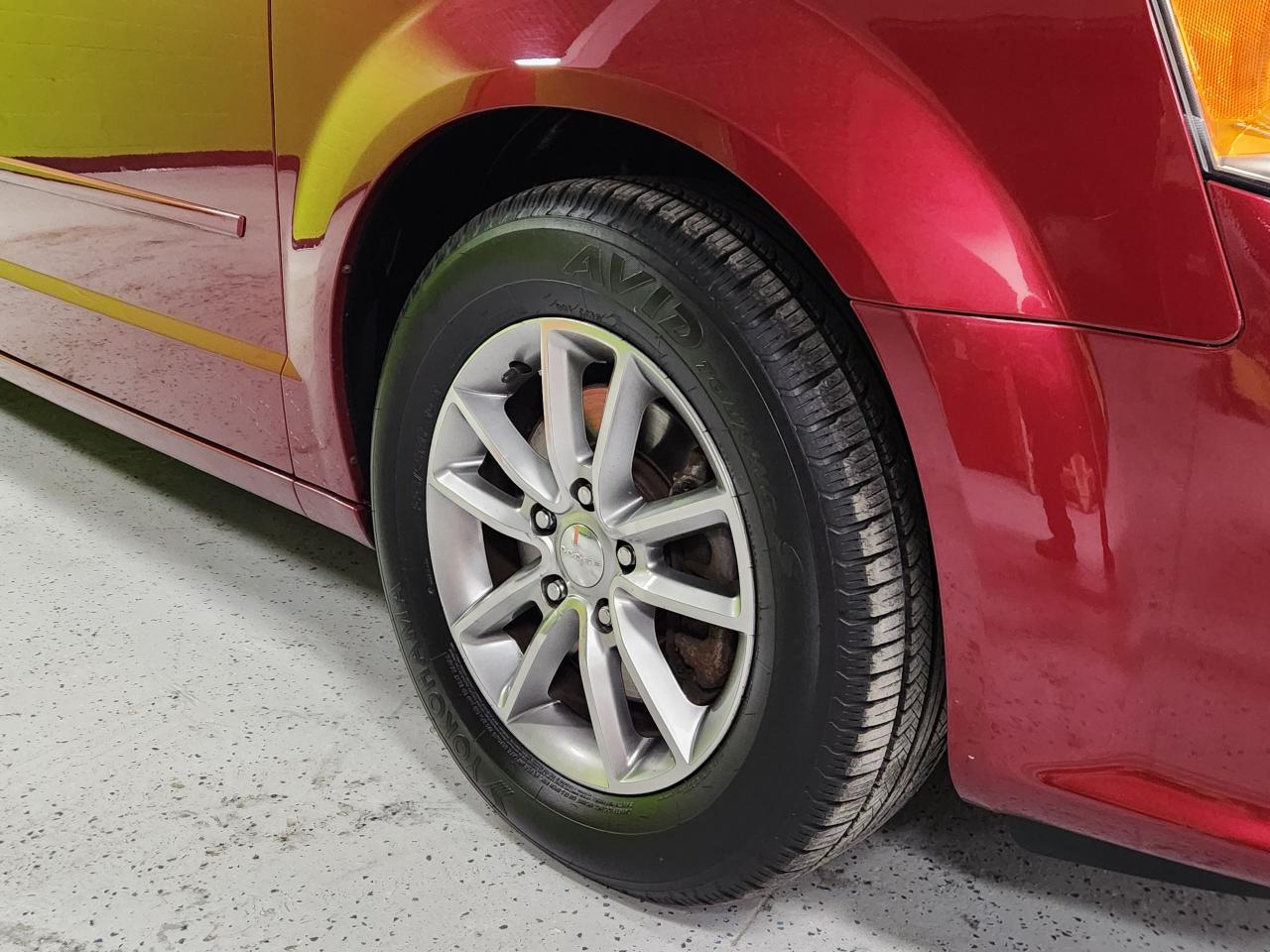 2014 Dodge Grand Caravan 30th Anniversary Alloy Wheels Fog Lights Hitch Photo