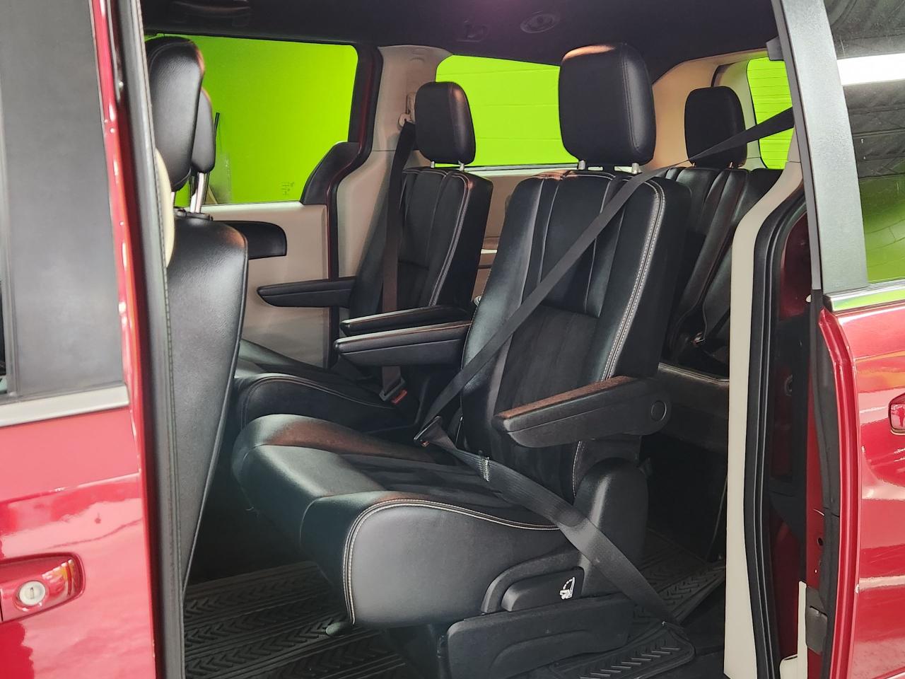 2014 Dodge Grand Caravan 30th Anniversary Alloy Wheels Fog Lights Hitch Photo