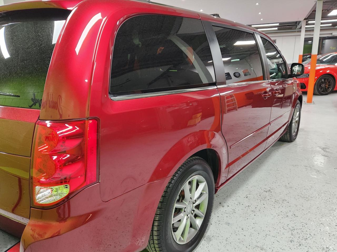 2014 Dodge Grand Caravan 30th Anniversary Alloy Wheels Fog Lights Hitch Photo