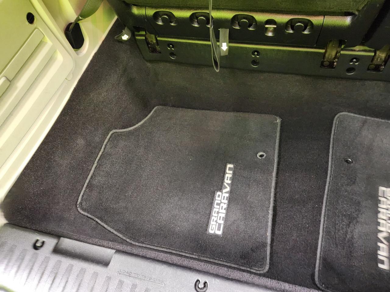 2014 Dodge Grand Caravan 30th Anniversary Alloy Wheels Fog Lights Hitch Photo