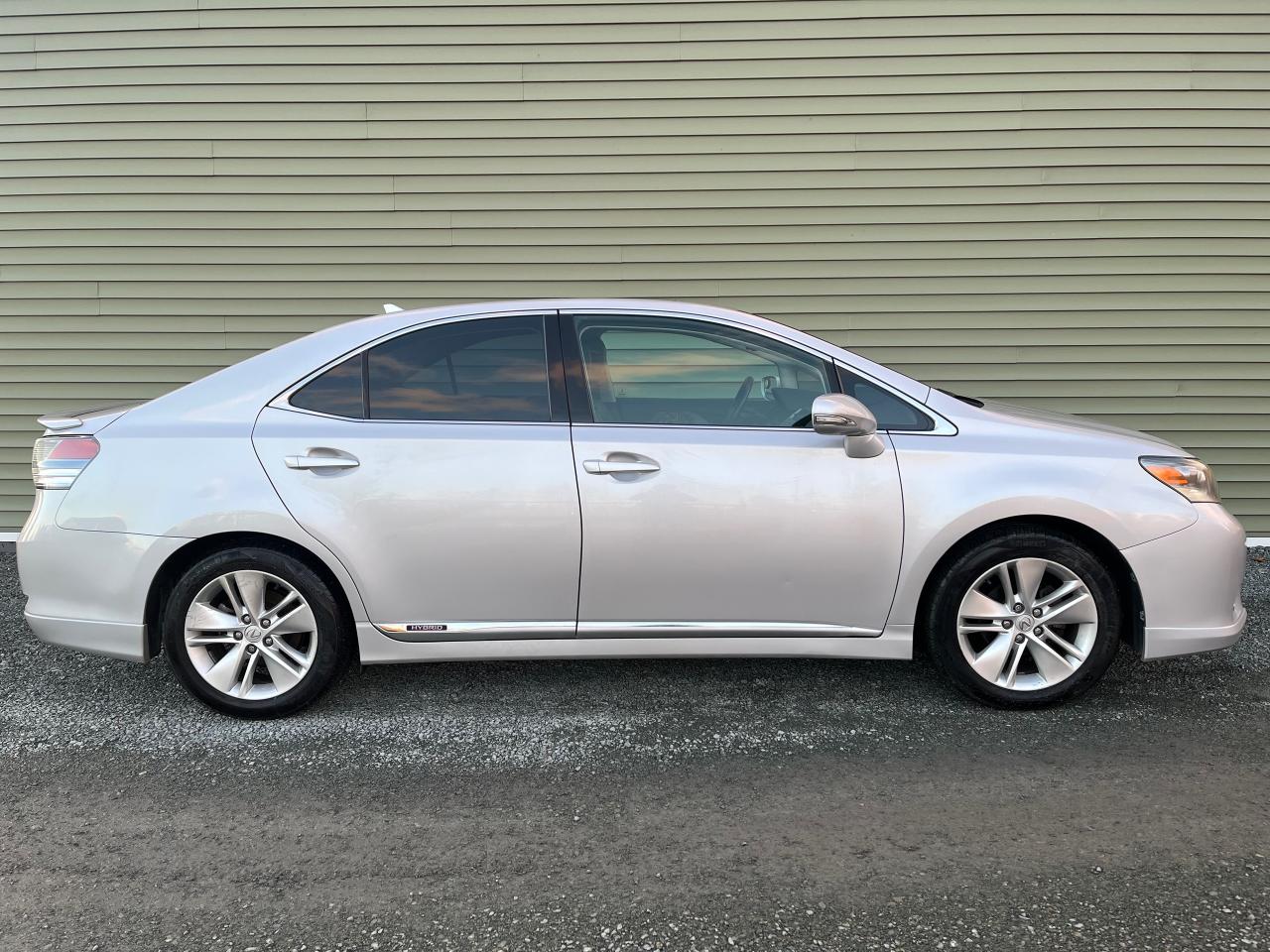 2010 Lexus HS 250H Premium - Photo #2