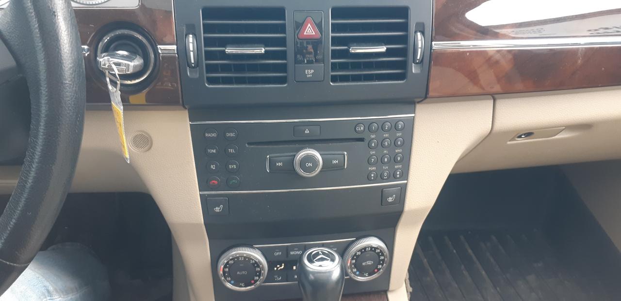 2010 Mercedes-Benz GLK-Class 4MATIC 4dr GLK 350 - Photo #12