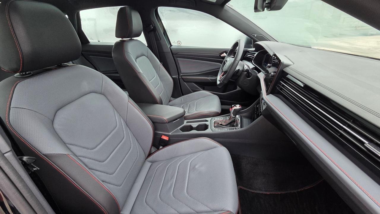 2025 Volkswagen Jetta GLI Autobahn Photo4