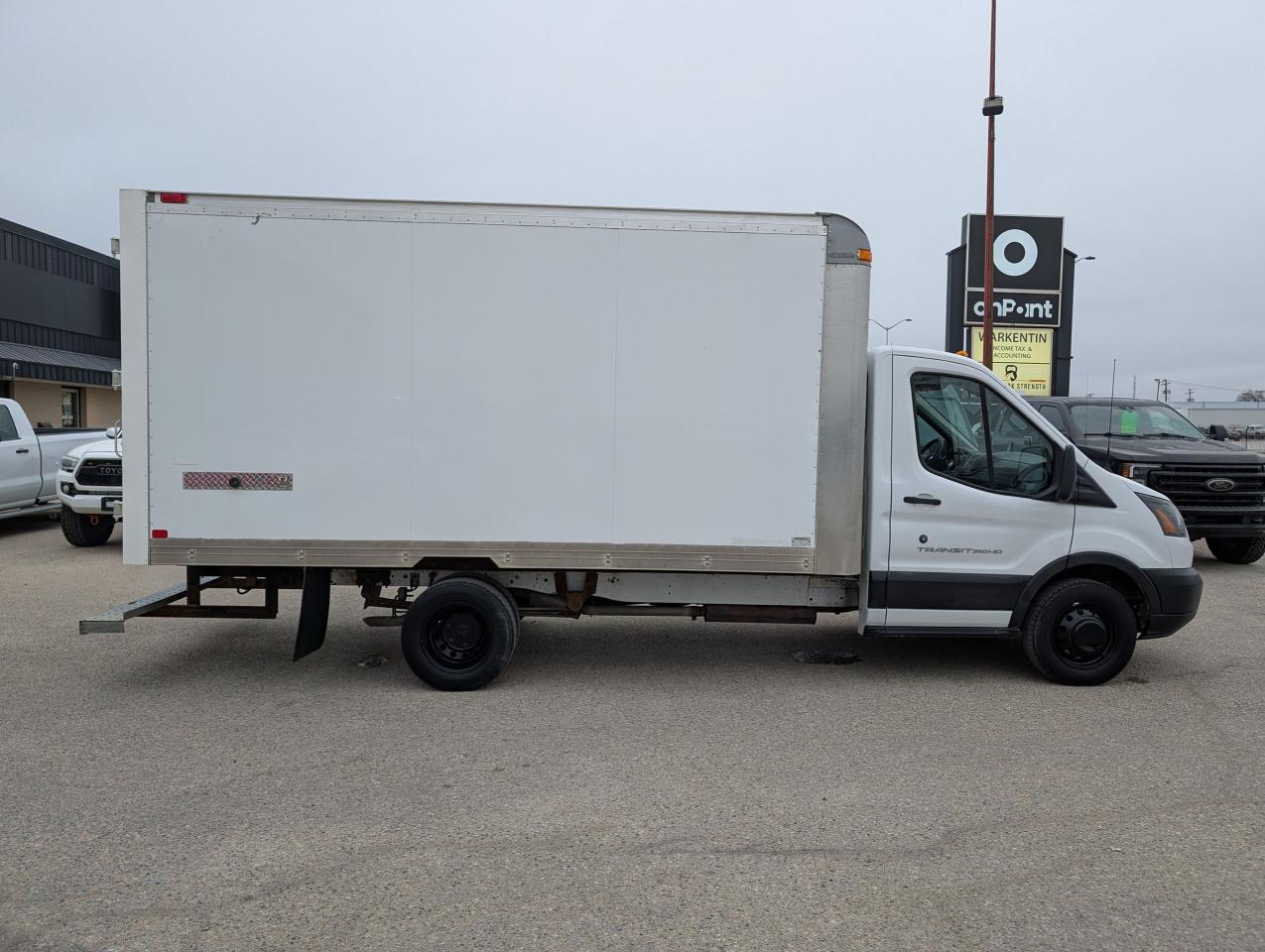 2016 Ford Transit T-350 HD BOX VAN | NO ACCIDENTS | MANITOBA VEHICLE - Photo #3