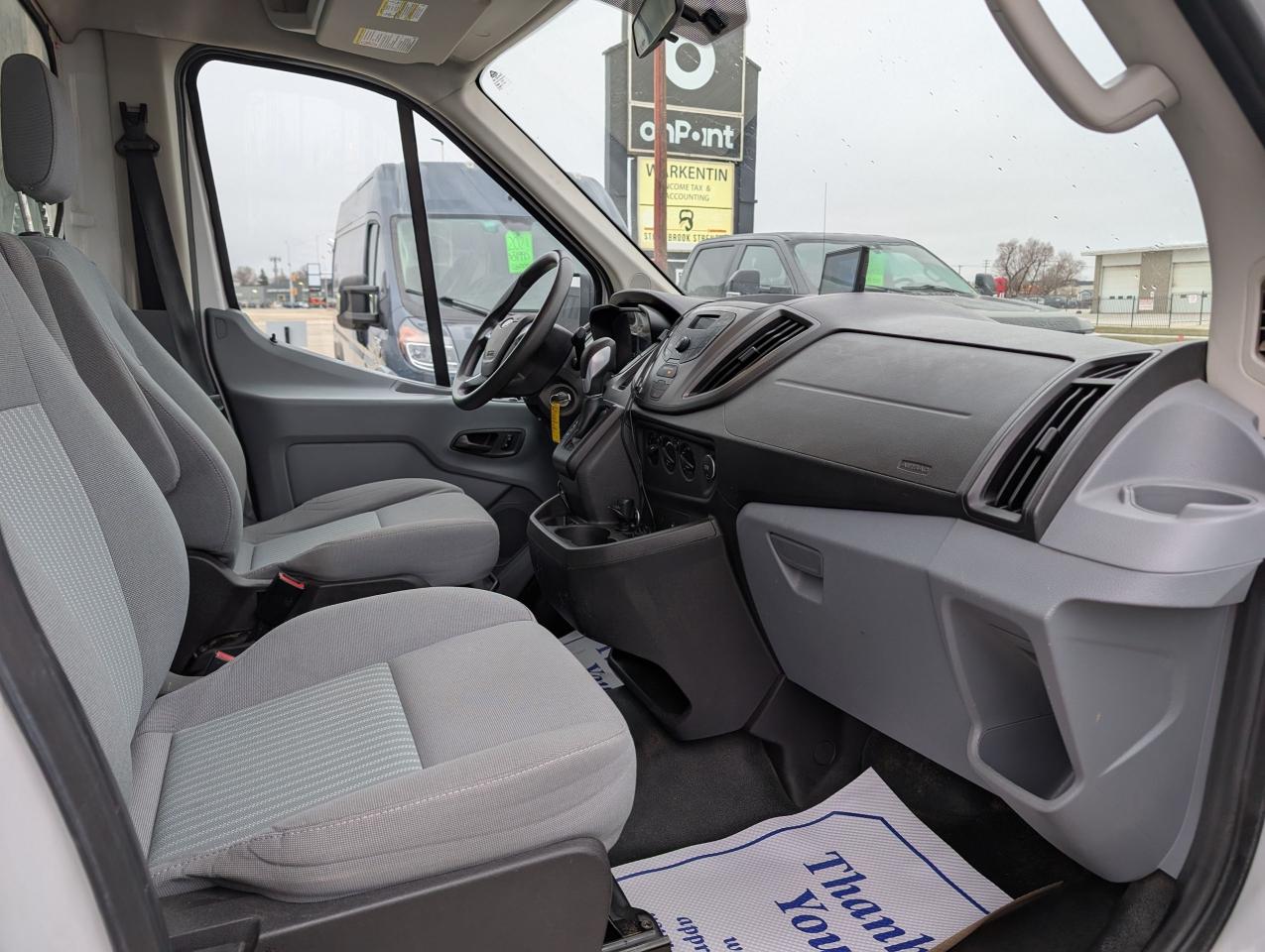 2016 Ford Transit T-350 HD BOX VAN | NO ACCIDENTS | MANITOBA VEHICLE - Photo #4