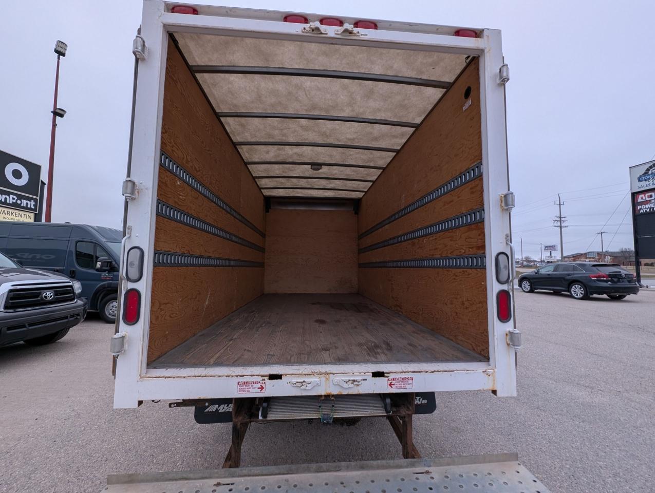 2016 Ford Transit T-350 HD BOX VAN | NO ACCIDENTS | MANITOBA VEHICLE - Photo #6