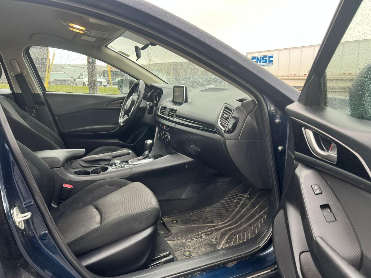 2014 Mazda MAZDA3 GS-SKY Photo2