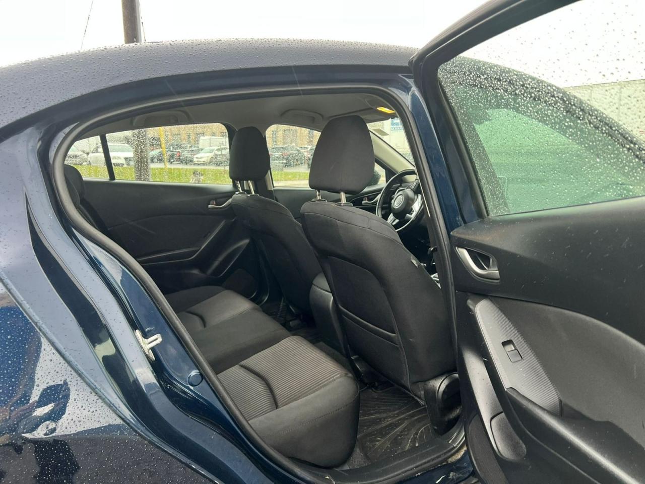 2014 Mazda MAZDA3 GS-SKY - Photo #17