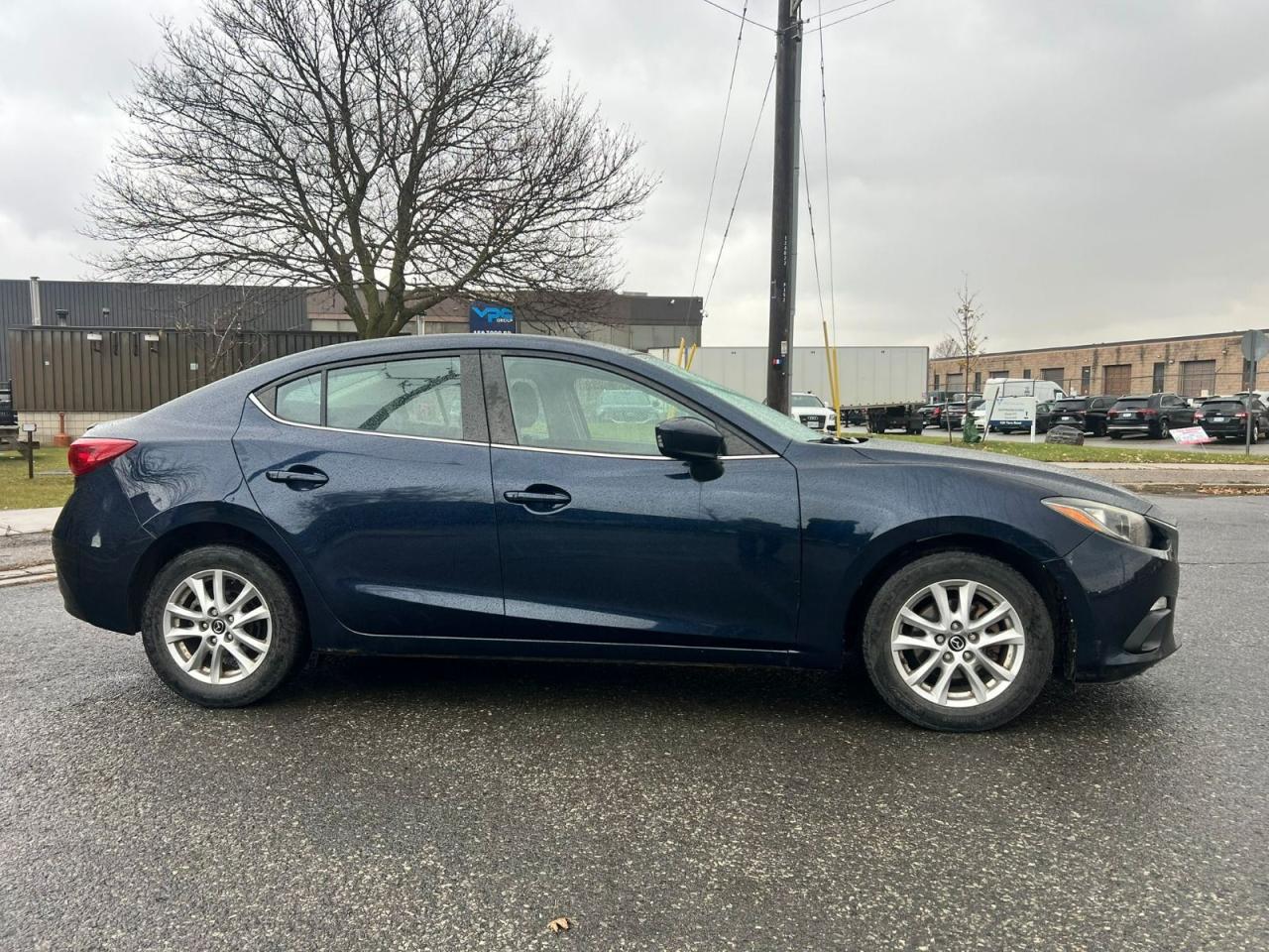 2014 Mazda MAZDA3 GS-SKY Photo