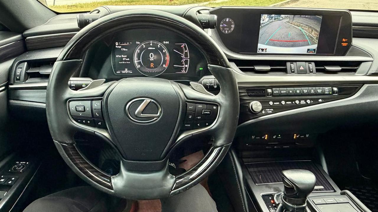 2021 Lexus ES ES 250 - Photo #9