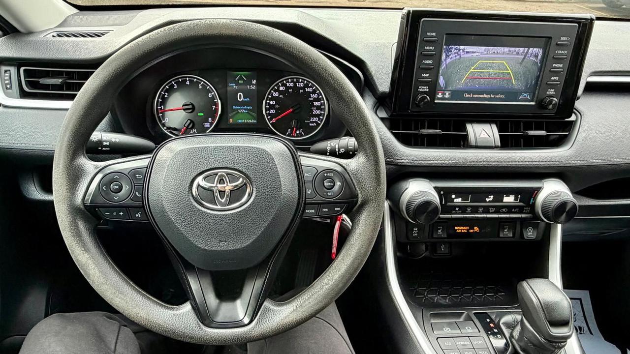2021 Toyota RAV4 LE AWD Photo