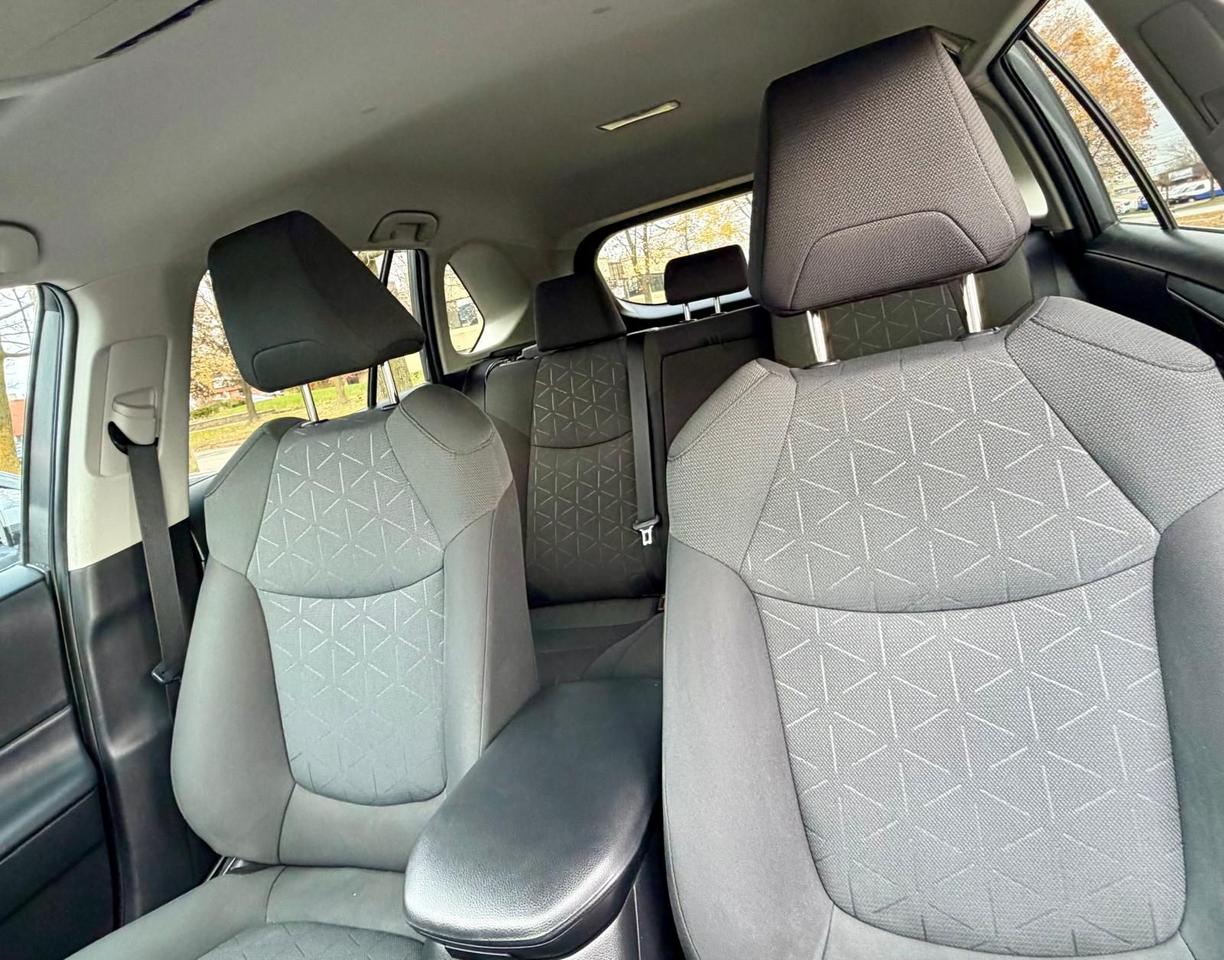 2021 Toyota RAV4 LE AWD - Photo #10