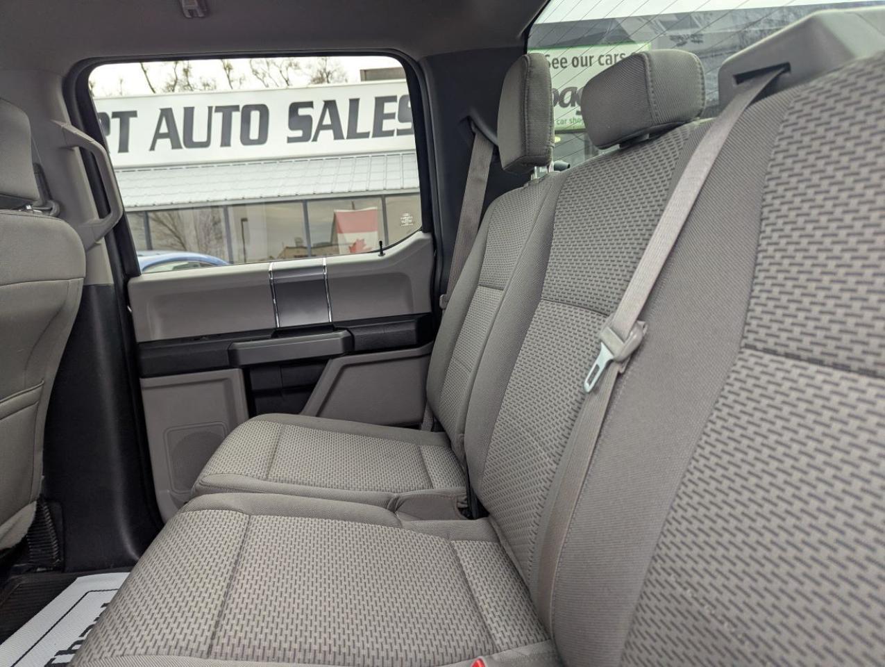 2015 Ford F-150 XLT CREW CAB XTR WITH 5.0L COYOTE V8!! Photo