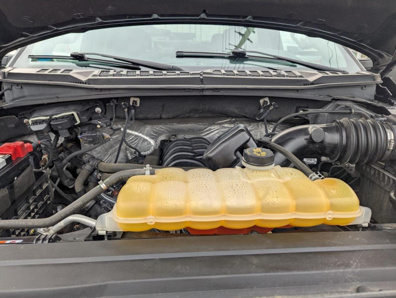 2015 Ford F-150 XLT CREW CAB XTR WITH 5.0L COYOTE V8!! Photo