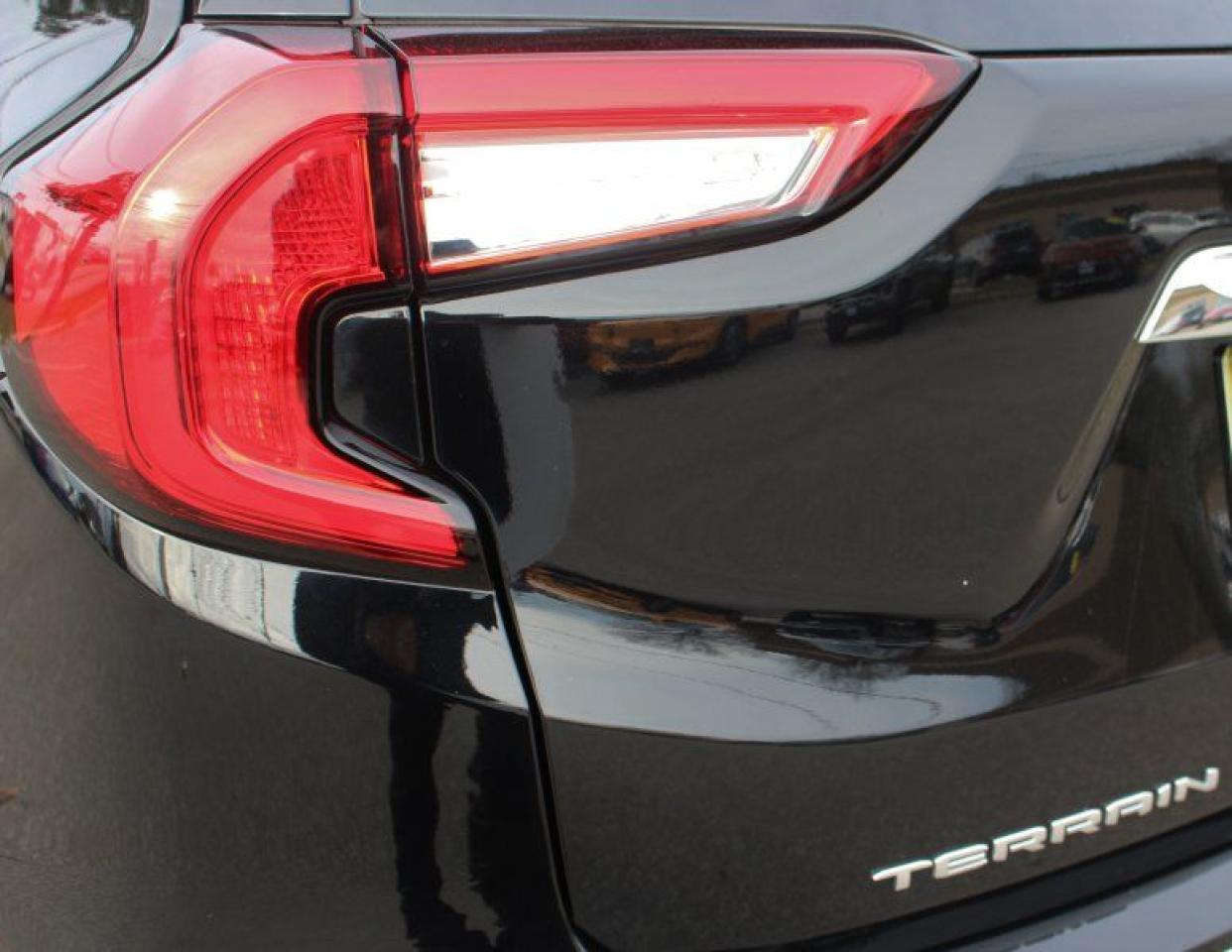 2024 GMC Terrain Denali*Low Ks*AWD*Heated Leather*Moon Roof*CarPlay - Photo #4