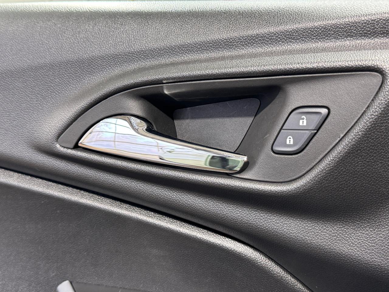 2024 Chevrolet Trax 1RS+ApplePlay+ONE OWNER+CLEAN CARFAX Photo