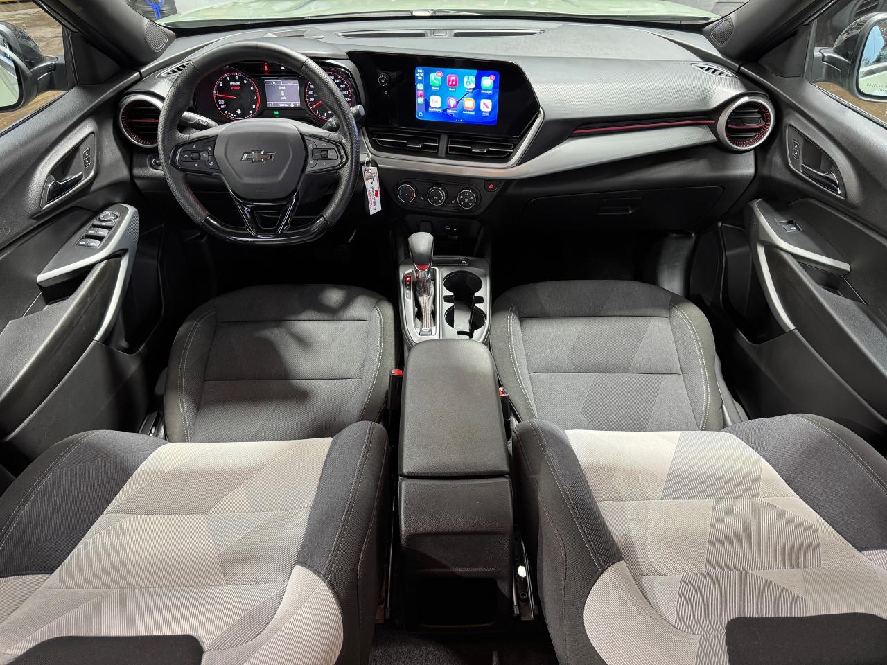 2024 Chevrolet Trax 1RS+ApplePlay+ONE OWNER+CLEAN CARFAX Photo1