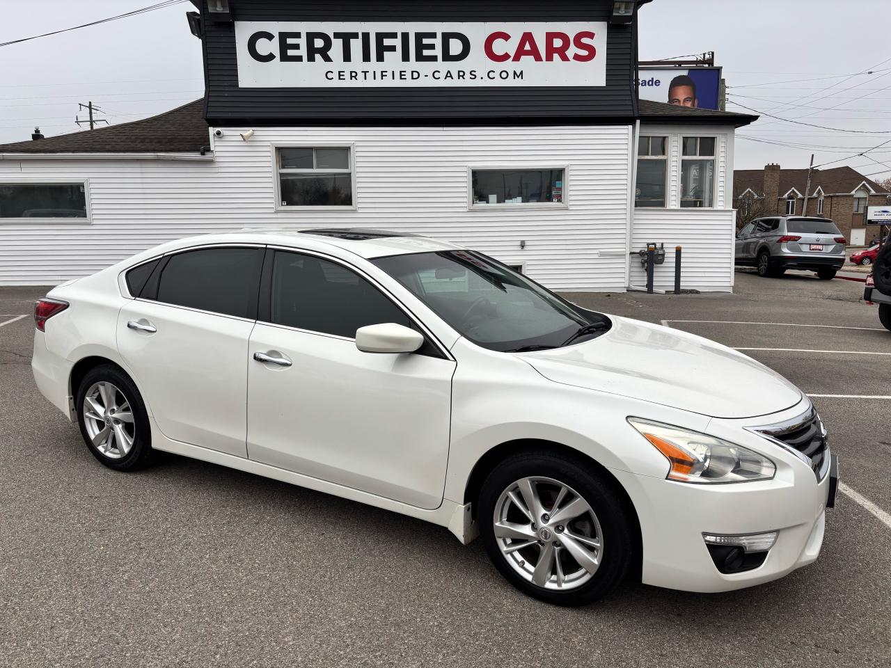 2015 Nissan Altima 2.5 SV ** BSM, LDW, NAV **