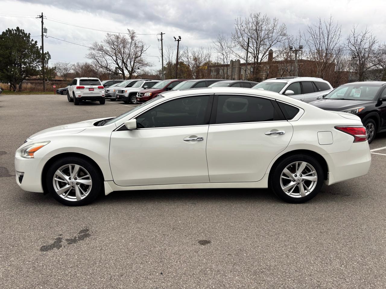 2015 Nissan Altima 2.5 SV ** BSM, LDW, NAV **