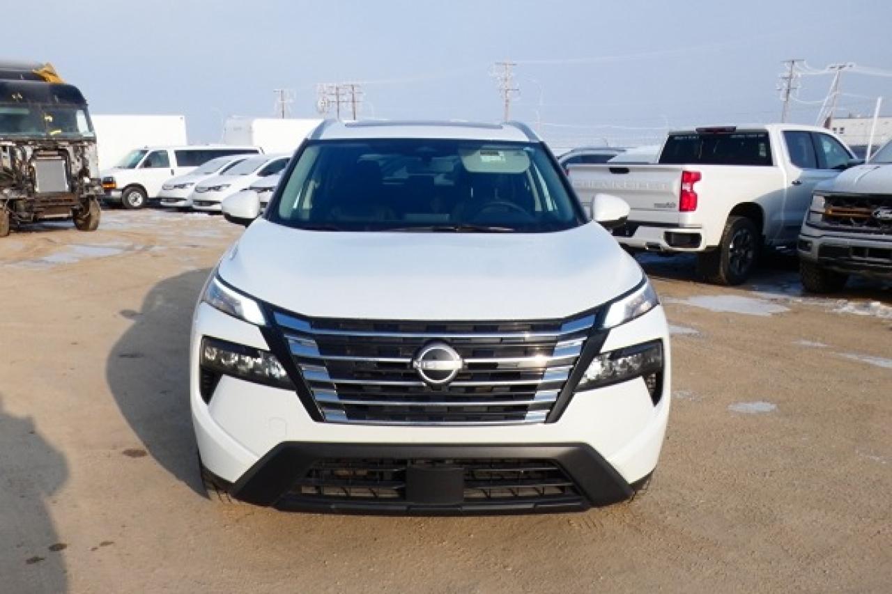 2024 Nissan Rogue SV AWD w/Moonroof, Htd cloth, BUC - Photo #3