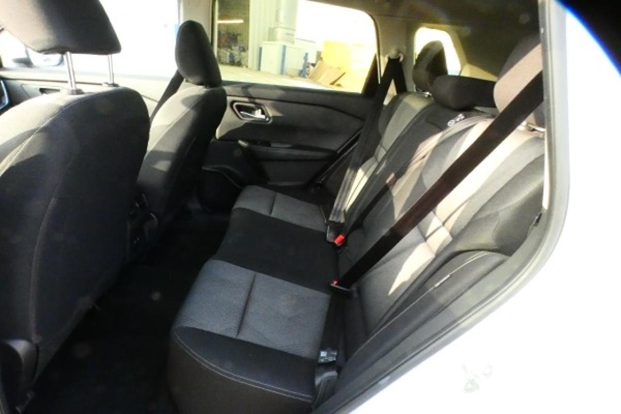 2024 Nissan Rogue SV AWD w/Moonroof, Htd cloth, BUC - Photo #10