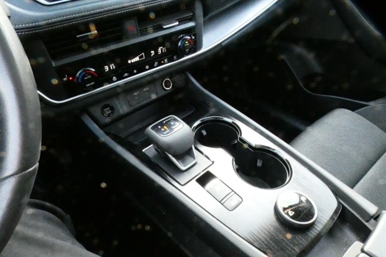 2024 Nissan Rogue SV AWD w/Moonroof, Htd cloth, BUC - Photo #16