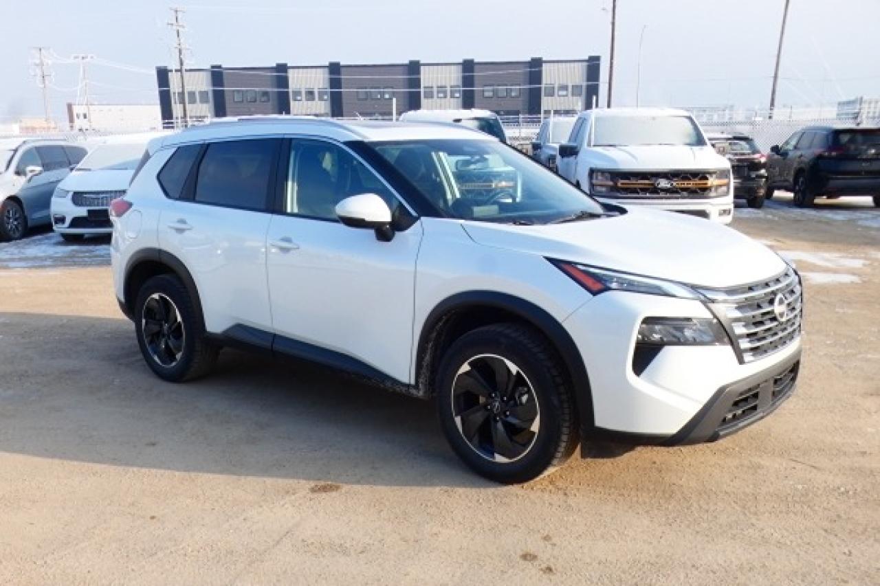 2024 Nissan Rogue SV AWD w/Moonroof, Htd cloth, BUC - Photo #4
