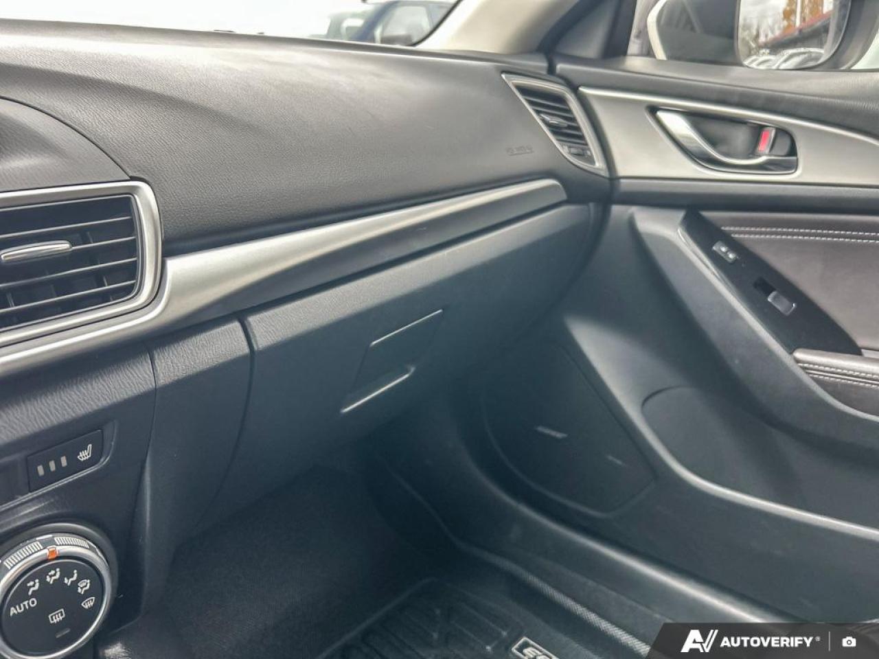 2018 Mazda MAZDA3 GS / NO ACCIDENTS / LEATHER / NAV / BOSE SOUND - Photo #15