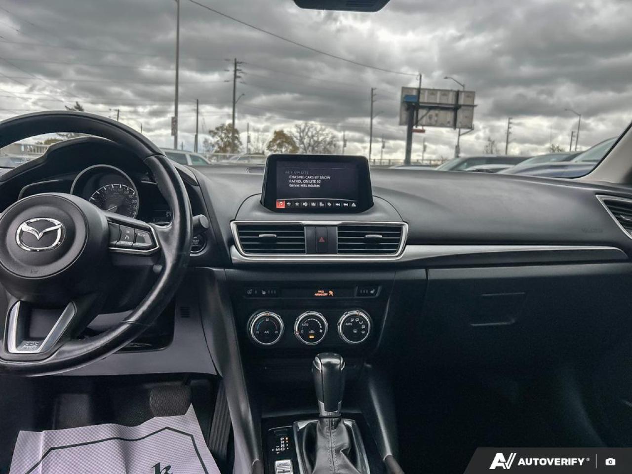 2018 Mazda MAZDA3 GS / NO ACCIDENTS / LEATHER / NAV / BOSE SOUND - Photo #12