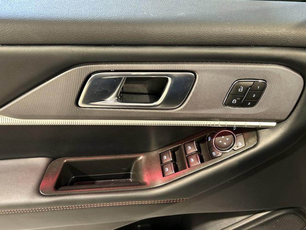 2025 Ford Explorer ST-Line Street Pack | Premium Package | Photo