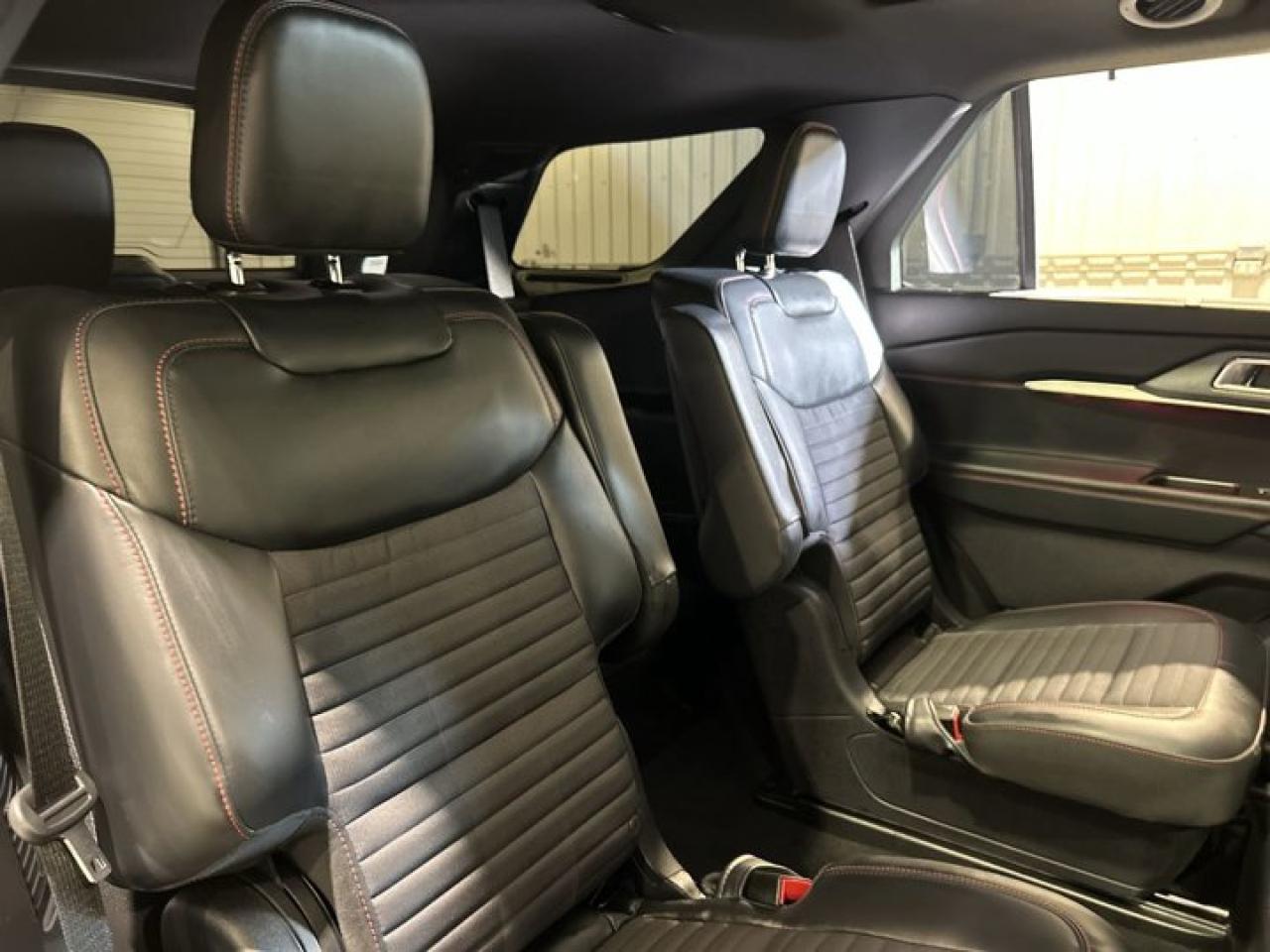 2025 Ford Explorer ST-Line Street Pack | Premium Package | Photo