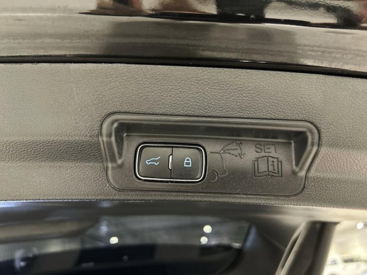 2025 Ford Explorer ST-Line Street Pack | Premium Package | Photo