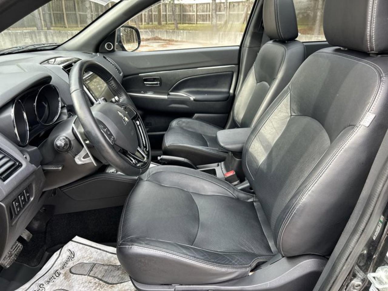 2021 Mitsubishi RVR SEL AWC | Panoramic Roof | Leather Seats | Heated Seats Photo